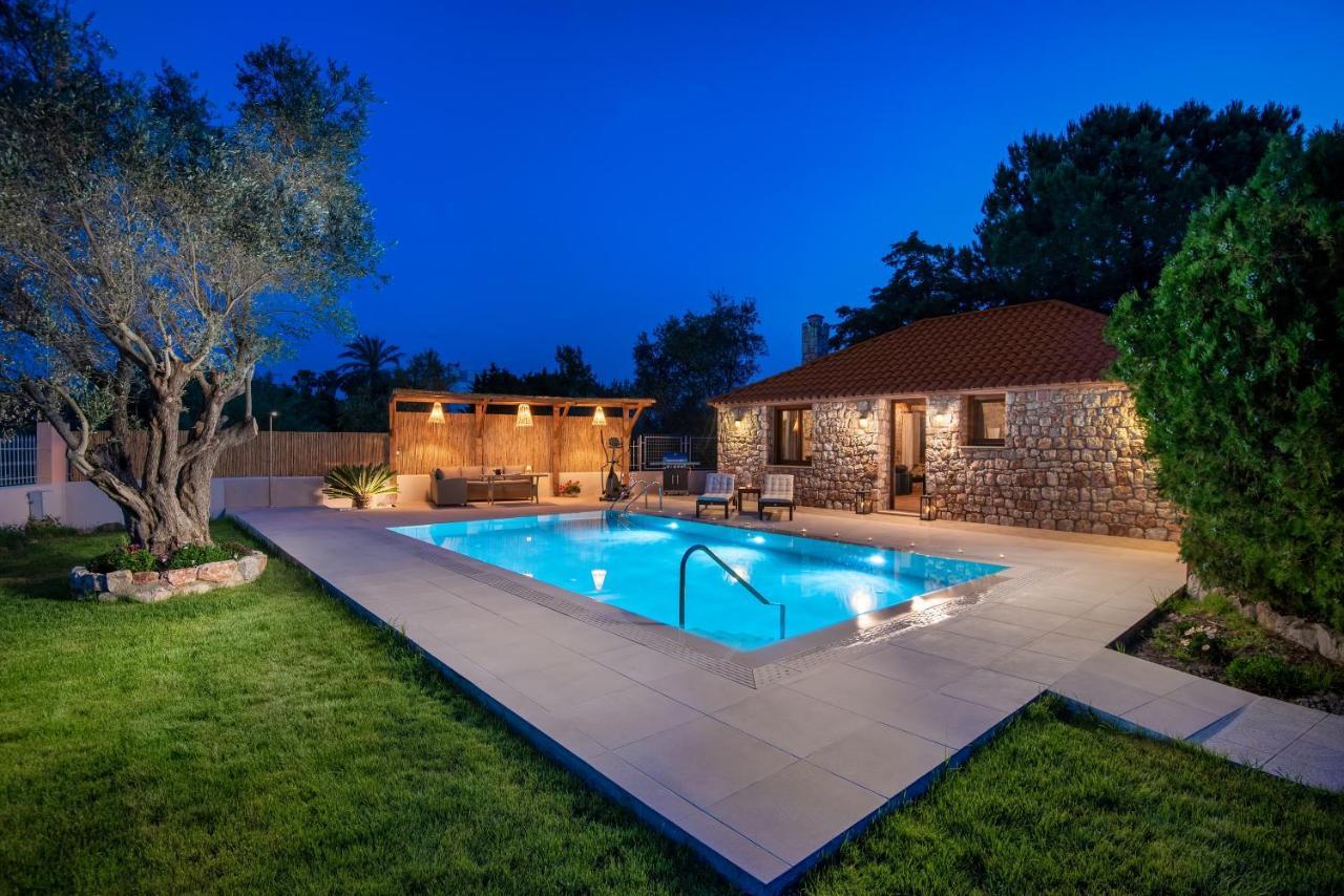 Filerolia Stone House *